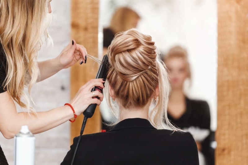 Find an accredited beauty & cosmetology program at a local trade school